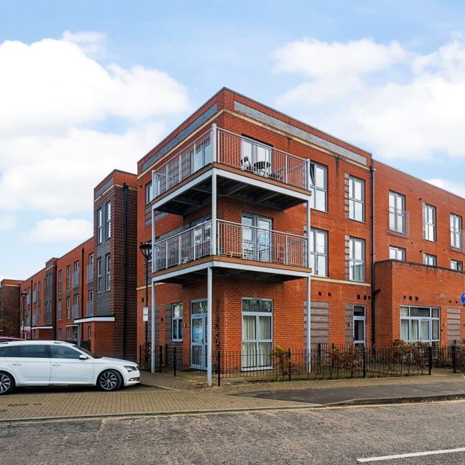 2 Bedroom Flat / Apartment - Meridian Way, Southampton - Photo 1