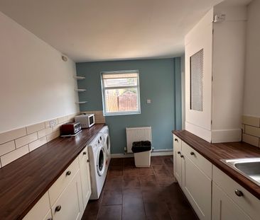 4 bedroom house - Photo 2