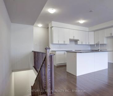 Condo Townhouse For Lease | N9195068 - Photo 3