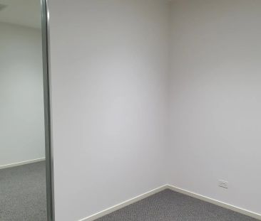 LUXURY 3-BEDROOM APARTMENT, WALKING DISTANCE TO WESTFIELD SHOPPING ... - Photo 2