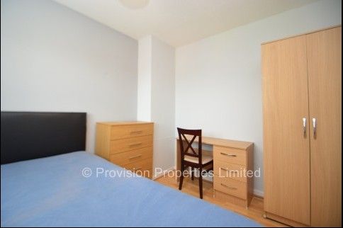 4 Bedroom House, City Centre, University Leeds - Photo 1