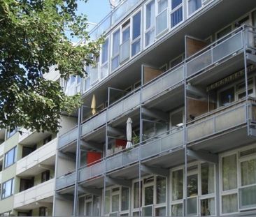 Top Lage Möbliertes 1Zi. Wohnung mit Balkon/ Top location Furnished... - Foto 1