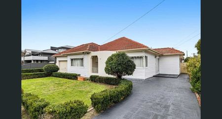 Register to Inspect // Spacious Family Home - Photo 4