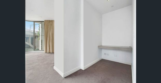 Modern Apartment in Convenient Location - Photo 1