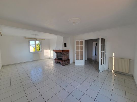 Location Maison 4 pièces 107m² PLELAN LE GRAND 35380 - Photo 1