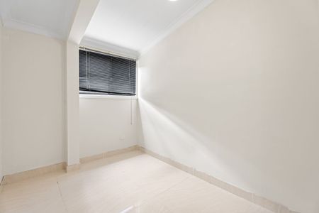 SPACIOUS LIVING IN NORTH ST MARYS! - Photo 3