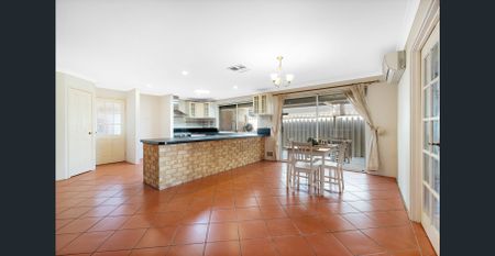 🏡Fully Furnished with Private Ensuite & Kitchenette. Located on Champion Drive, Bertram, this beautifully maintained room / Room 3 for Rent / $350 - Photo 5