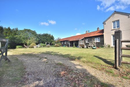 3 bedroom semi detached bungalow to rent, - Photo 2