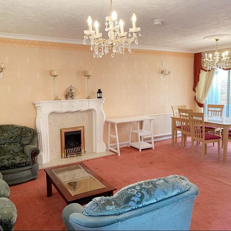 5 bedroom detached house to rent - Photo 1