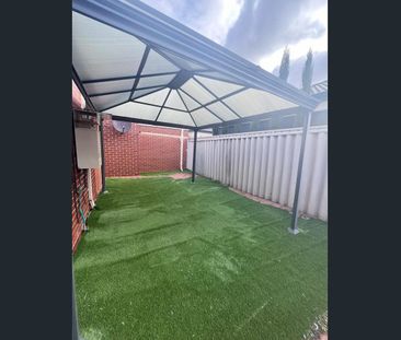 Comfortable & Convenient 3-Bedroom Home – Close to Everything! - Photo 5