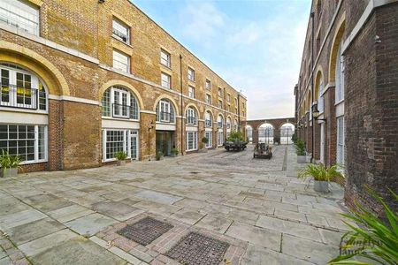 The Listed Building, Wapping, London, E1W - Photo 2