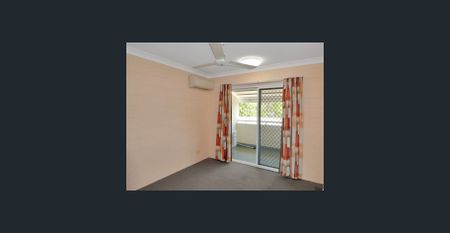 Comfortable and Centrally Located Townhouse in a Quiet Complex - Photo 4