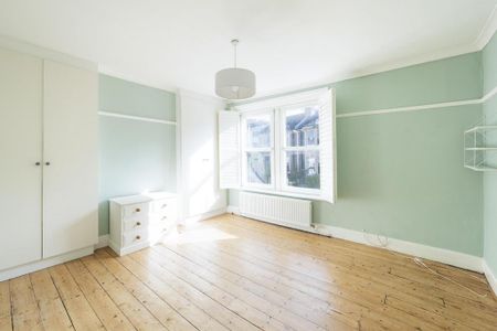 4 bedroom semi-detached house to rent - Photo 4