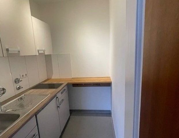 Ismaning - 1 Zimmerwohnung, Küche, Flur, Bad mit WC, Balkon, Kellerabteil - Photo 1