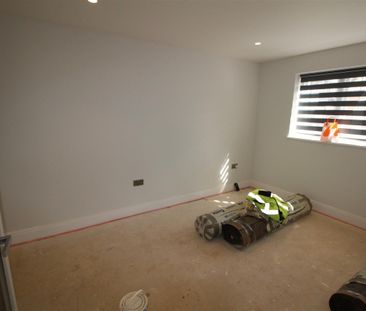 Watling Street, Radlett - Photo 1