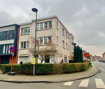 RIJWONING MET TWEE SLAAPKAMERS EN GARAGE TE HUUR IN GENTBRUGGE - Foto 5