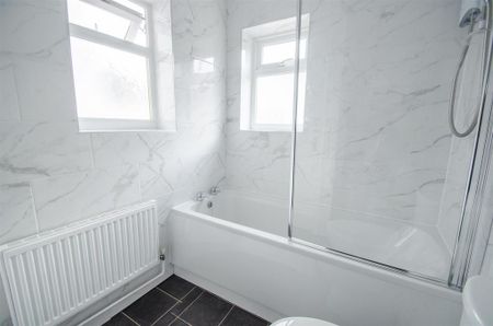 2 bedroom terraced house to rent - Photo 4