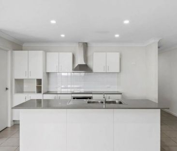 Spacious Family Living - Photo 5