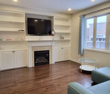 For Lease - 180 Harvest Hills Boulevard, East Gwillimbury, Ontario - Photo 3