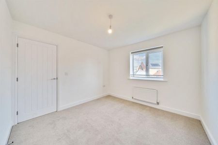 3 bedroom detached house to rent - Photo 2