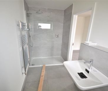 3 bedroom detached house to rent - Photo 2