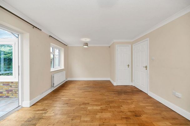 3 bedroom link detached house to rent - Photo 1
