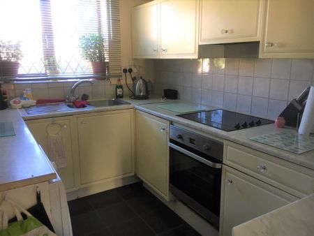 3 bedroom end of terrace house to rent - Photo 5