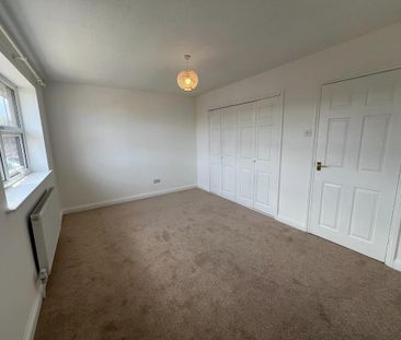 4 bedroom detached house to rent - Photo 2