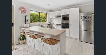 Gorgeous 2 Bedroom Home in Prime Location - Photo 2