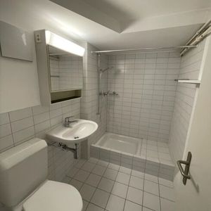 Luminous 1.5 room apartment in the heart of the old town - Photo 3