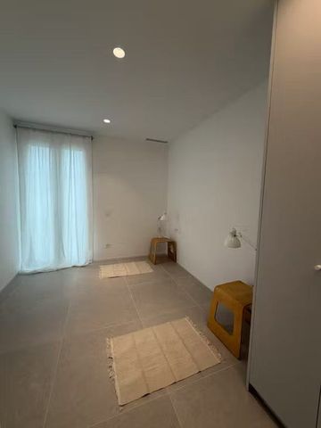 Travessera de Collblanc, L'Hospitalet de Llobregat, Catalonia 08904 - Photo 5