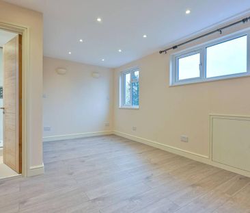 4 bedroom semi-detached house to rent - Photo 1