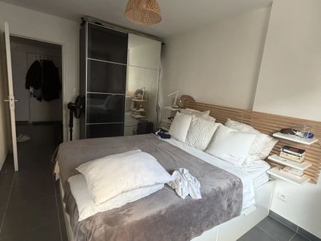 Location Appartement 2 pièces 44 m2 à Aix-en-Provence - Photo 3