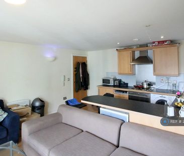 2 bedroom flat to rent - Photo 1