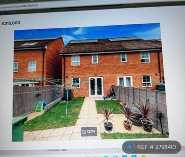 3 bedroom semi-detached house to rent - Photo 3