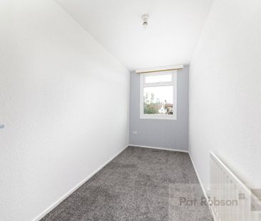 Chesters Avenue, Newcastle Upon Tyne - Photo 4