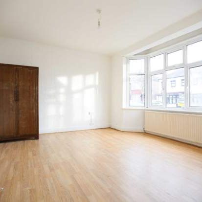 1 bedroom property to rent in Ilford - Photo 1