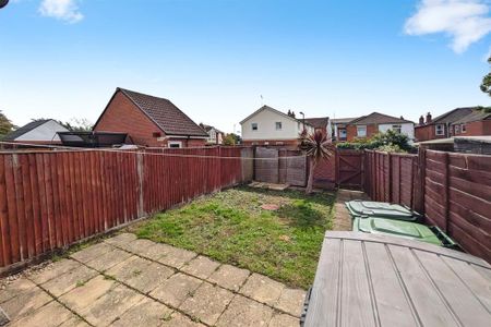 3 bedroom detached house to rent - Photo 4