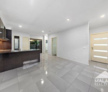 Private and Exceptionally Located - Photo 2