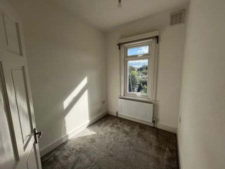 4 bedroom terraced house to rent - Photo 2