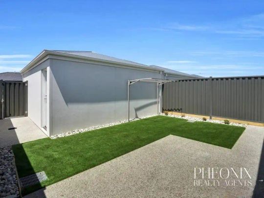 “3 X BEDROOM HOME IN PRIME LOCATION!” - Photo 1