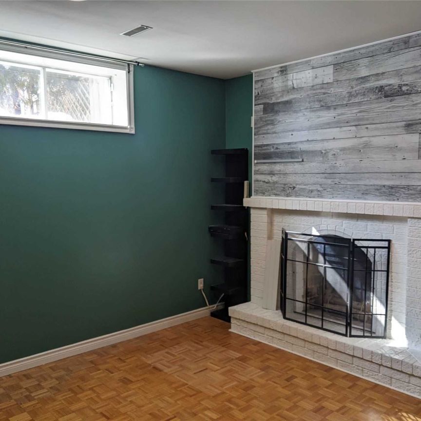 For Lease - 132 Old Surrey Lane Unit# Lower, Richmond Hill, Ontario - Photo 1