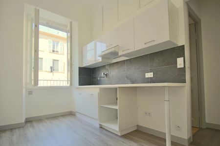 Location Appartement 3 pièces 71m² NICE 06000 - Photo 3