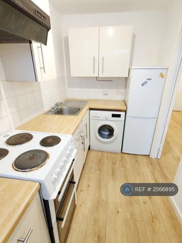 1 bedroom flat to rent - Photo 3