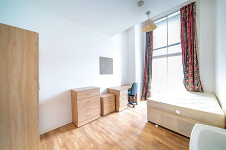 6 bed apartment to rent in Clayton Street West, City Centre, NE1 - Photo 3