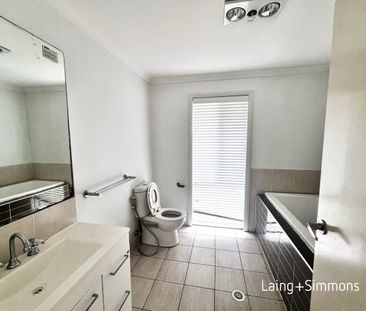 Comfortable three-bedroom home close to amenities - Photo 3