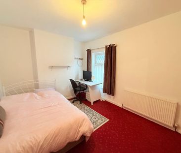 3 bedroom terraced house to rent - Photo 4