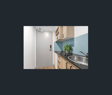 Fully Furnished Studio with Electricity Included - Photo 3