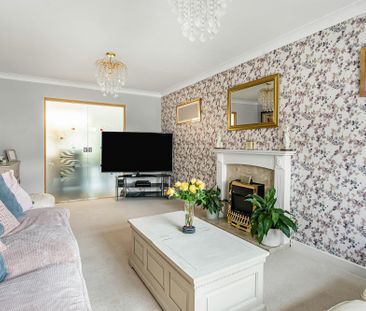 Coopers Meadow, Redbourn, St. Albans, AL3 7EY - Photo 1