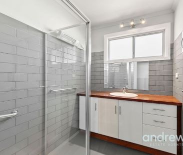 Spacious 3 bedroom renovated unit close to CBD and South Geelong st... - Photo 6